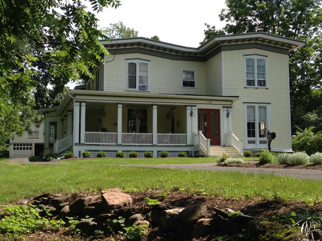 Finger Lakes Bed And Breakfast Penn Yan Exterior photo
